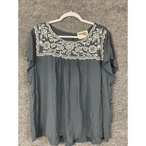 Savanna Jane Top Women's 2X Blue White Embroidered Floral